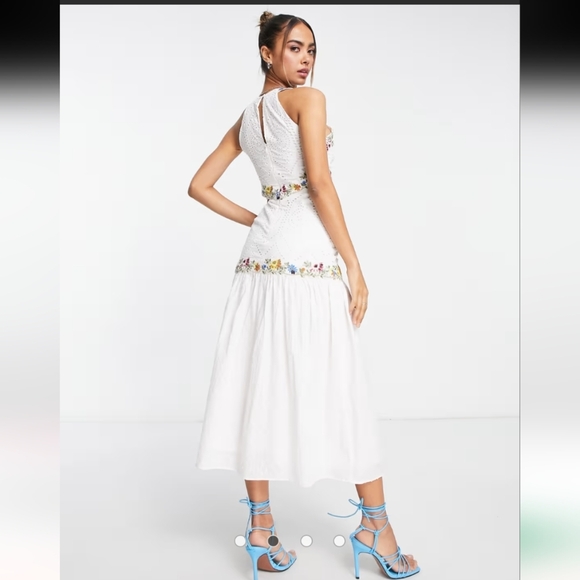 Hope & Ivy Embroidered Floral Dress - Picture 3 of 10